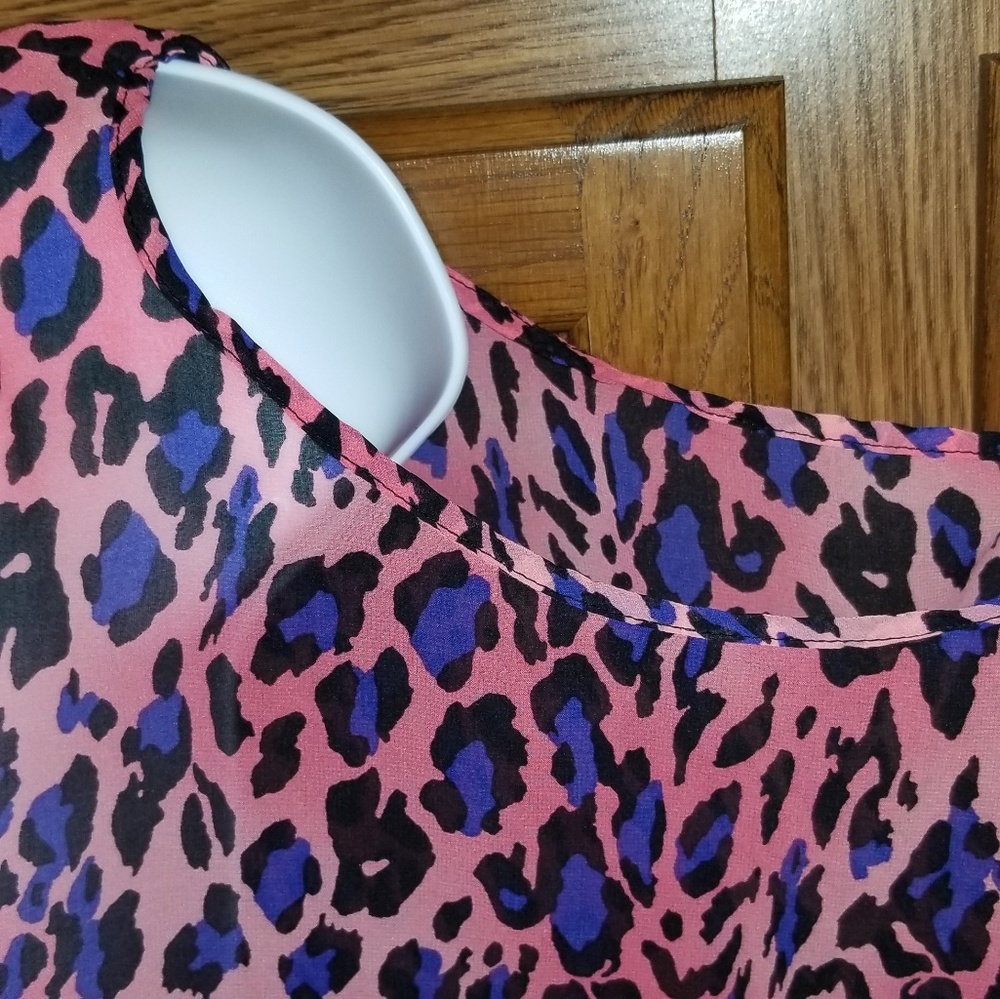 Cold shoulder top - Picture 2 of 4